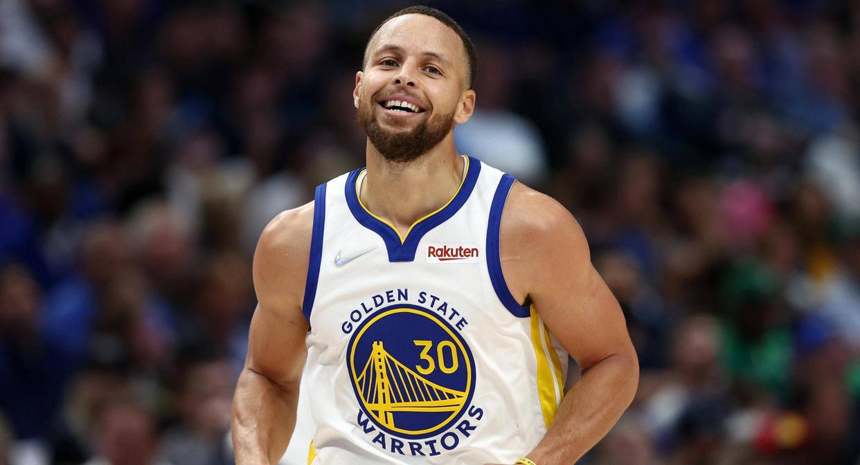 爱游戏下载-鹈鹕险胜马刺，库里高光表现