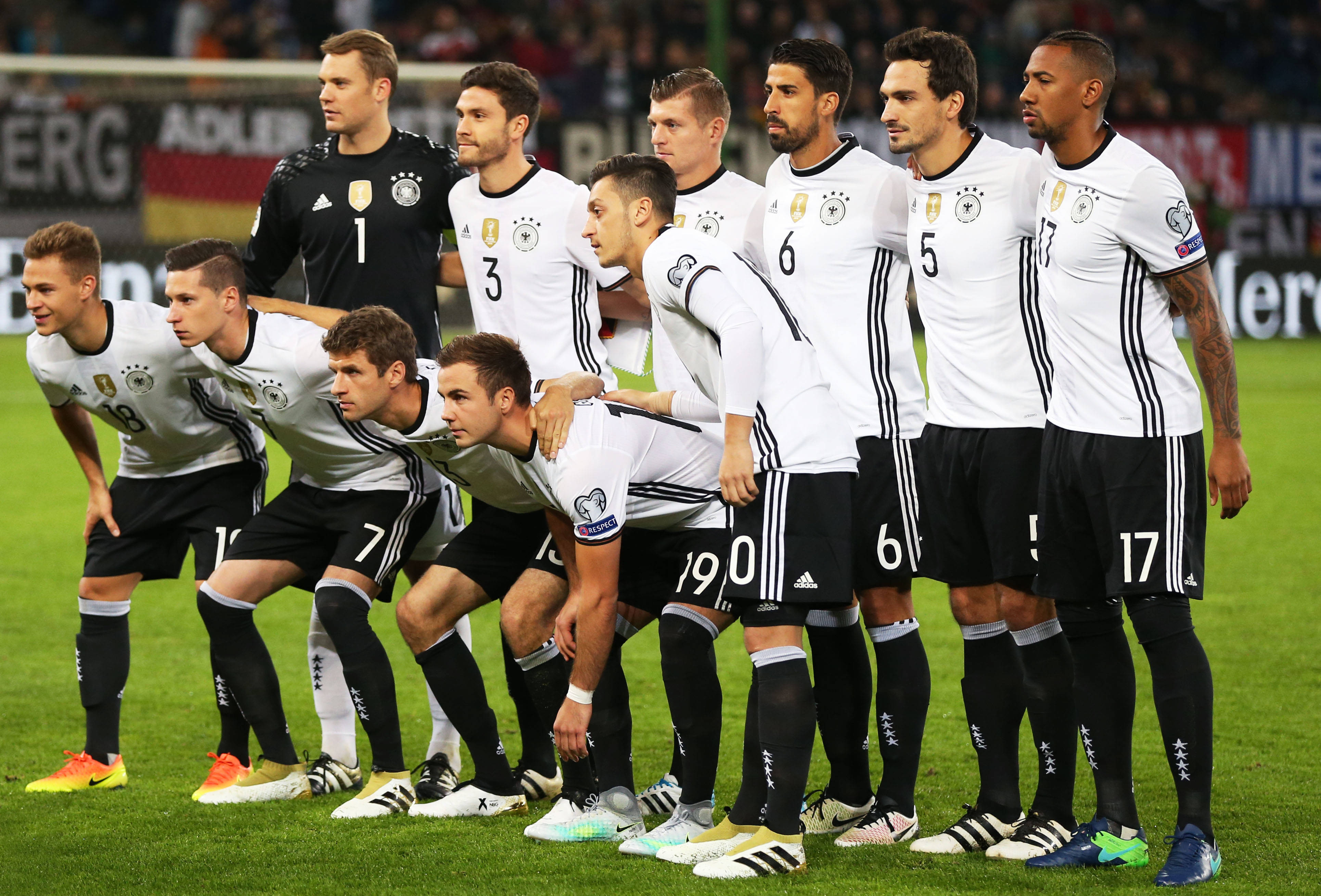 勒沃库森横扫曼城，加维带队取胜