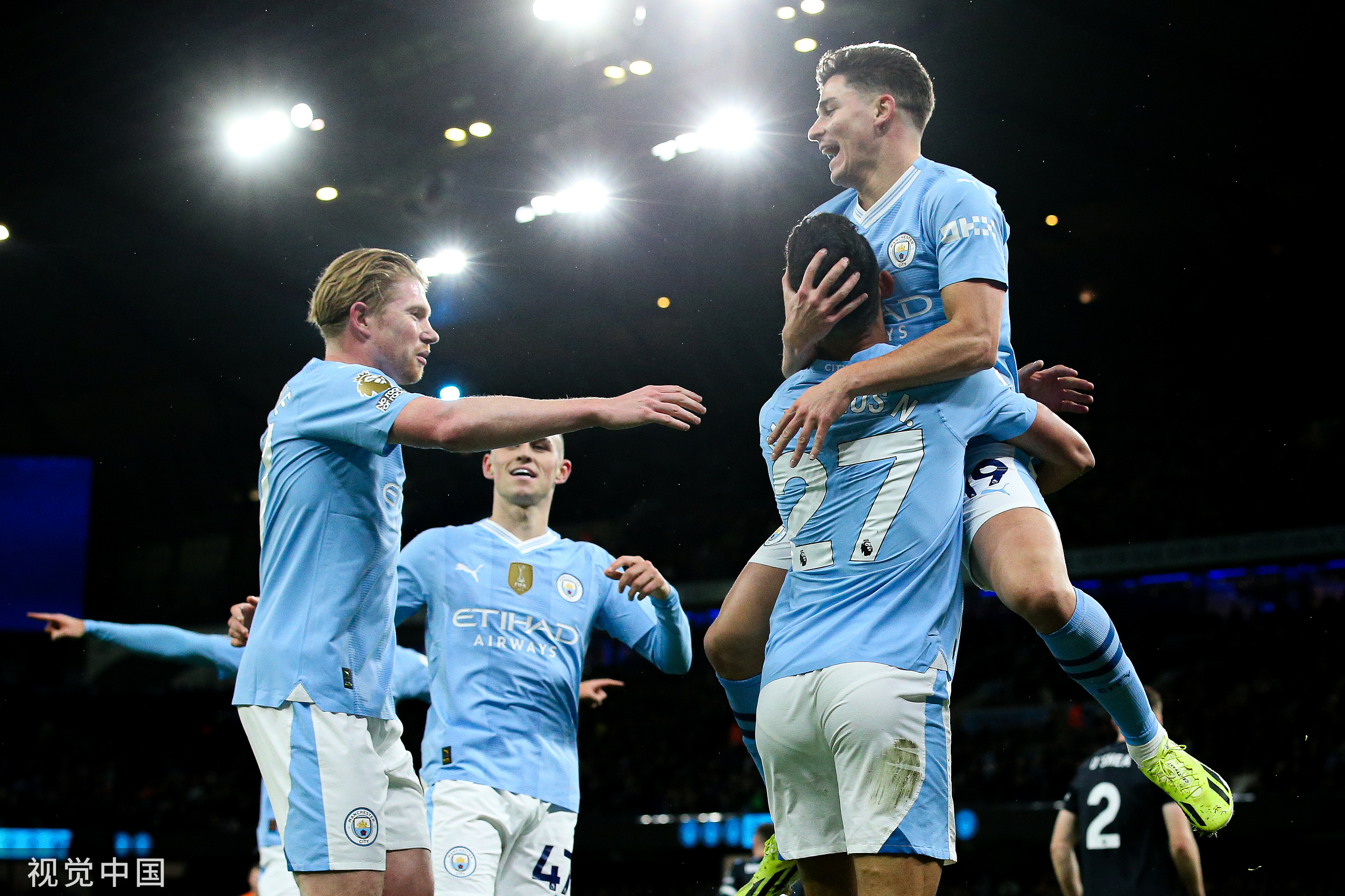 荷兰险胜韩国，阿尔瓦雷斯状态火热