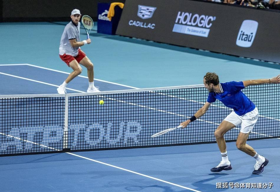 美网逆转澳网，梅德韦杰夫状态火热