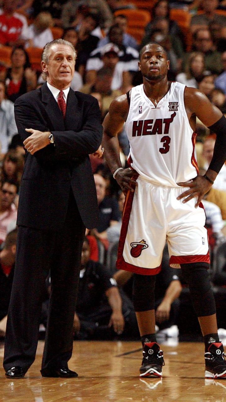 热火球员韦德表现神勇,率队赢得关键胜利 热火球员韦德表现神勇,率队赢得关键胜利