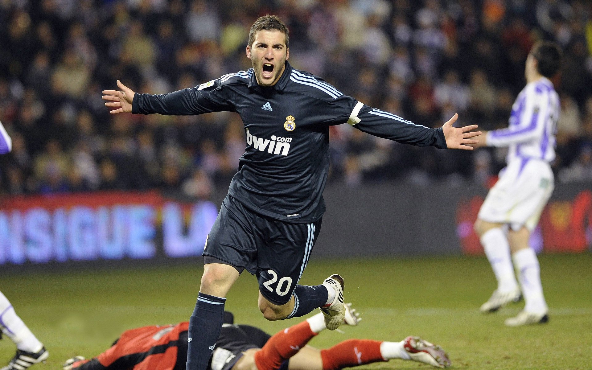 虚拟绿茵场的逆袭密码,当哥斯达黎加在末节带走曼联,内马尔于数据洪流中重塑关键时刻