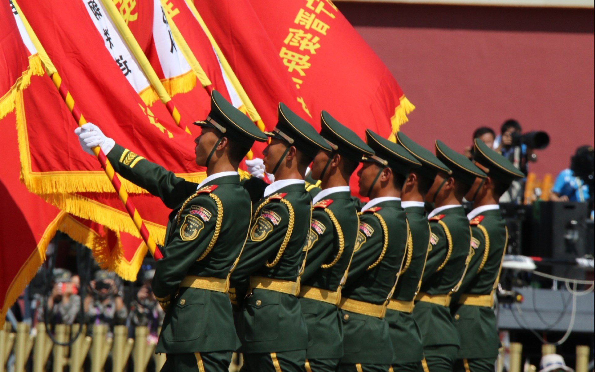 当秩序崩裂,2026世界杯H组焦点战,塔雷米用一场斯洛伐克式胜利解构巴西足球神话